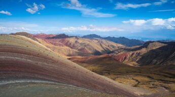 Palcoyo rainbow mountain